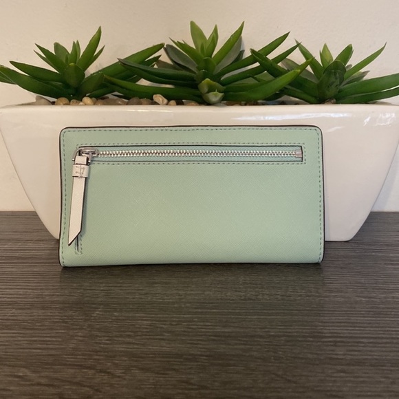 NWOT Kate Spade Wallet - Picture 2 of 3